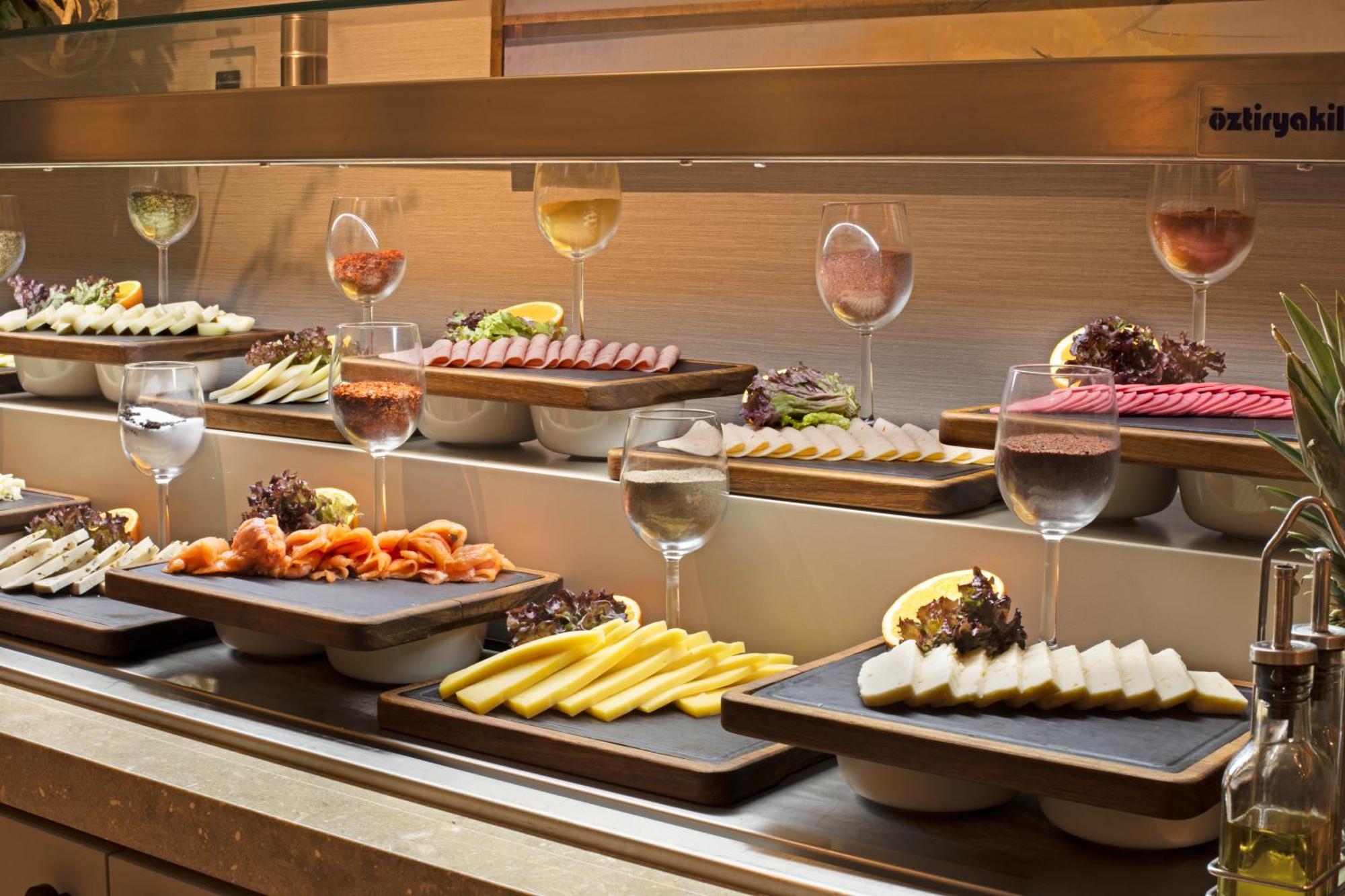 Bentley Hotel Old City-Special Class İstanbul Dış mekan fotoğraf A buffet at a hotel
